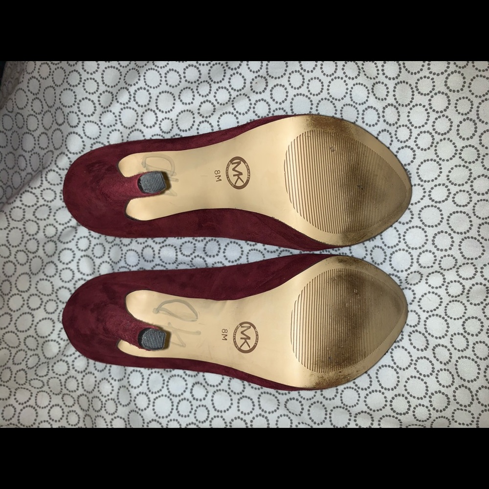 🎈 Michael Kors Suede Heels - Picture 3 of 3